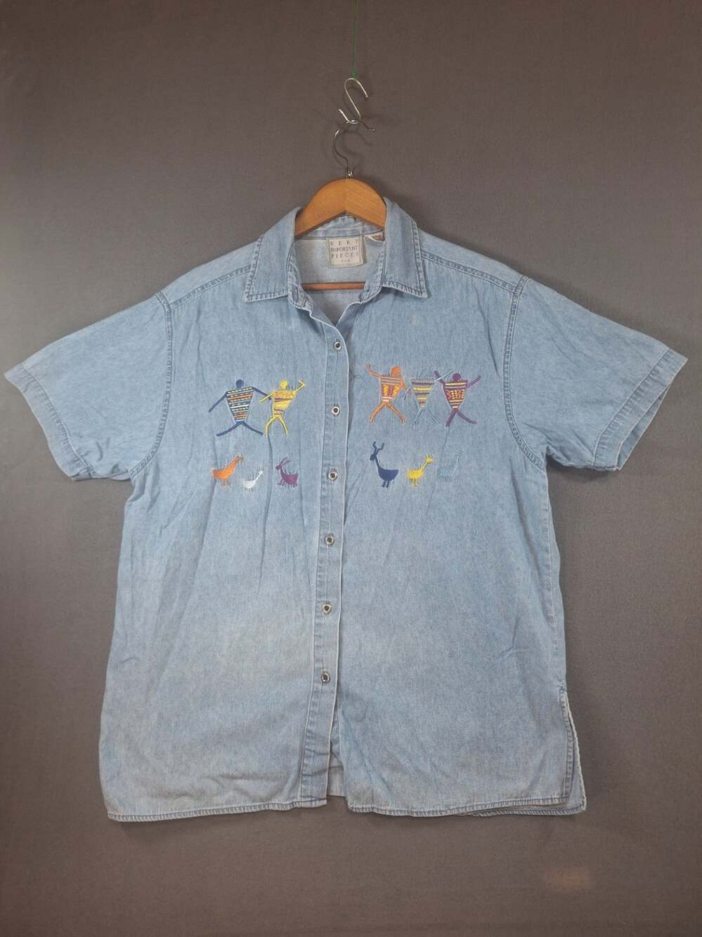 Very Important Pieces Short Sleeve Womens Embroidered Blue Denim Shirt Size XL